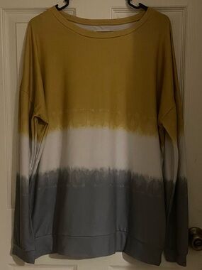 Crewneck Tie-Dye Pullover Sweater in Mustard, White & Gray